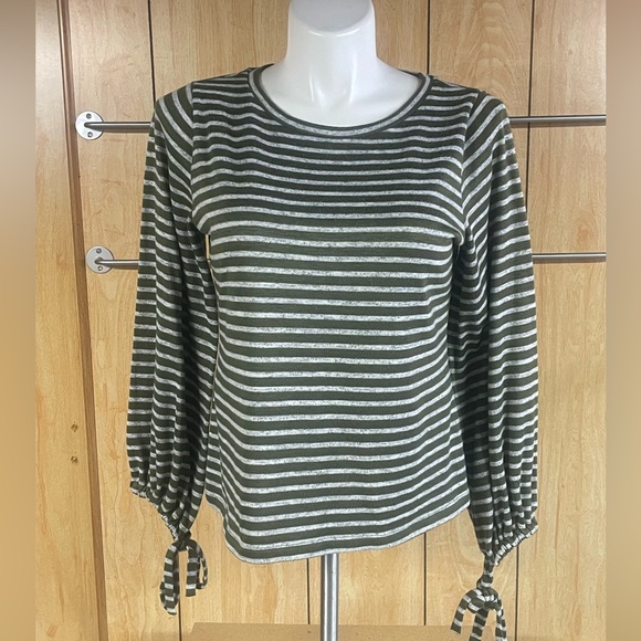 A.N.A. Sweater SZ - L - Picture 1 of 5